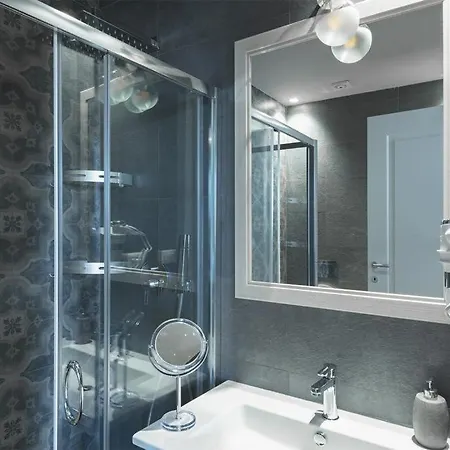 ゲストハウス New Born ローマ